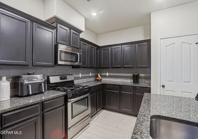 Photo 4 of Single family home for sale at 14841 Tim Hardaway Dr, El Paso, TX 79938 | MLS# 950428 | Listing updated on 2026-09-02