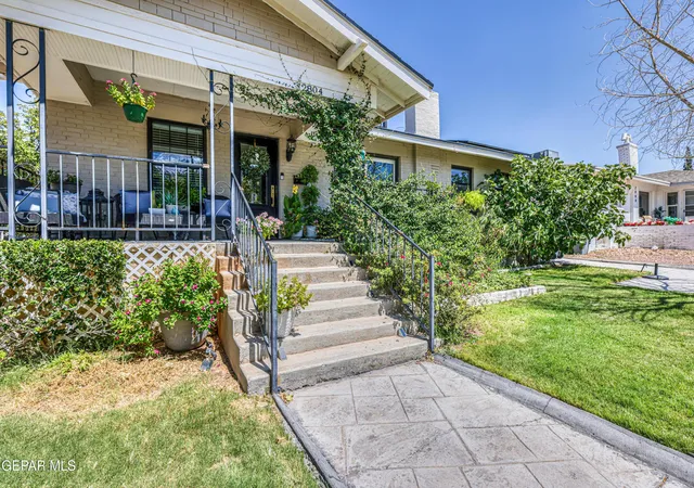 Photo 4 of Single family home for sale at 2804 Campbell St, El Paso, TX 79902 | MLS# 950478 | Listing updated on 2026-09-14