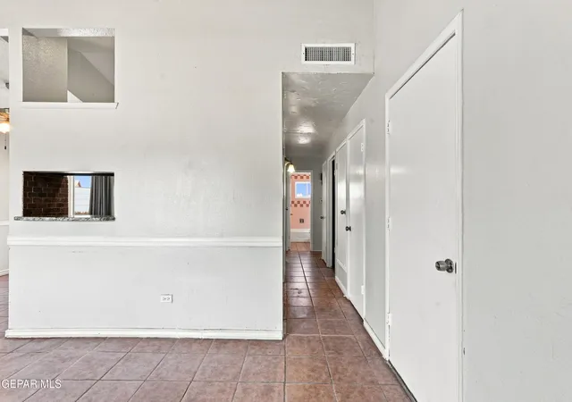 Photo 3 of Single family home for sale at 6673 Tiger Eye Dr, El Paso, TX 79924 | MLS# 950607 | Listing updated on 2026-09-14