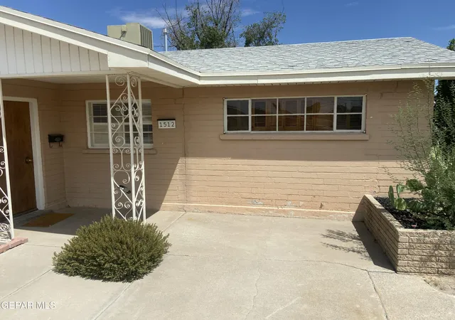 Photo 1 of Single family home for sale at 1512 Meadowview Dr, El Paso, TX 79925 | MLS# 950619 | Listing updated on 2026-09-04