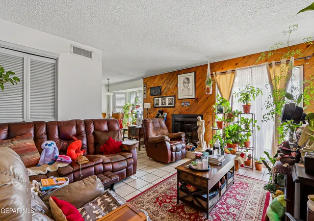 Photo 4 of House for sale at 4723 Frankfort Ave, El Paso, TX 79903 | MLS# 950570 | Listing updated on 2026-09-11