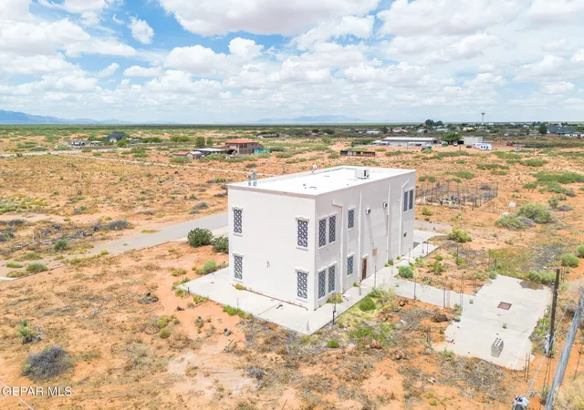 Photo 3 of Single family home for sale at 5700 Flager St, El Paso, TX 79938 | MLS# 950598 | Listing updated on 2026-09-16