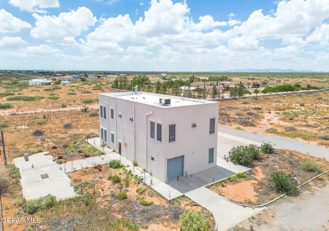 Photo 4 of Single family home for sale at 5700 Flager St, El Paso, TX 79938 | MLS# 950598 | Listing updated on 2026-09-16