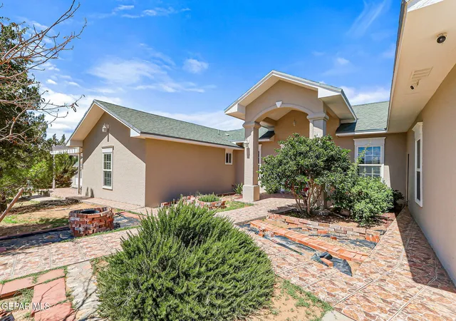 Photo 4 of Single family home for sale at 4019 Vanderveer Dr, El Paso, TX 79938 | MLS# 950743 | Listing updated on 2026-09-13