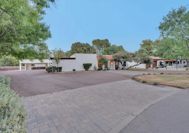 Photo 3 of Single family home for sale at 770 Coeur Dalene Cir, El Paso, TX 79922 | MLS# 950597 | Listing updated on 2026-09-18