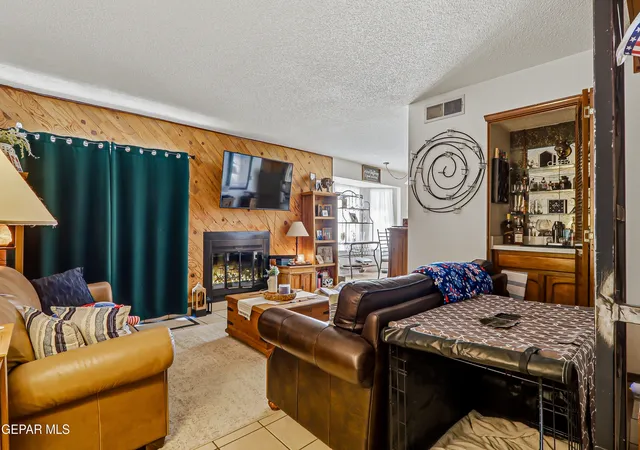 Photo 3 of House for sale at 4721 Frankfort Ave, El Paso, TX 79903 | MLS# 950572 | Listing updated on 2026-09-11