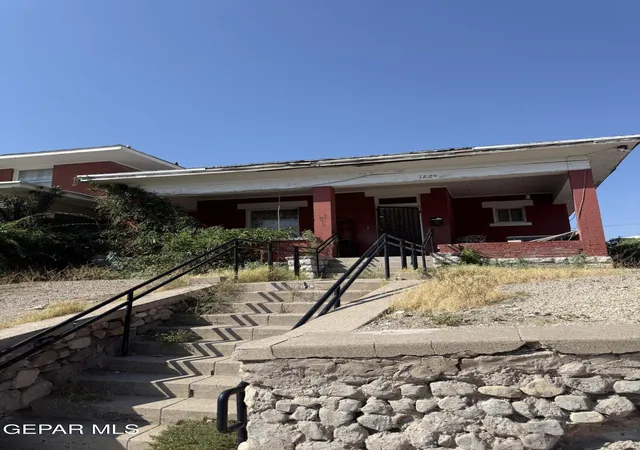 Photo 2 of Sale Pending at 1824 E Cliff Dr, El Paso, TX 79902 | MLS# 950573 | Listing updated on 2026-09-07