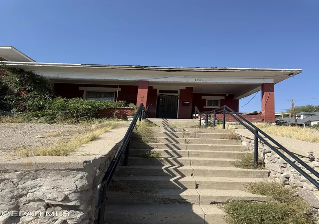 Photo 3 of Sale Pending at 1824 E Cliff Dr, El Paso, TX 79902 | MLS# 950573 | Listing updated on 2026-09-07