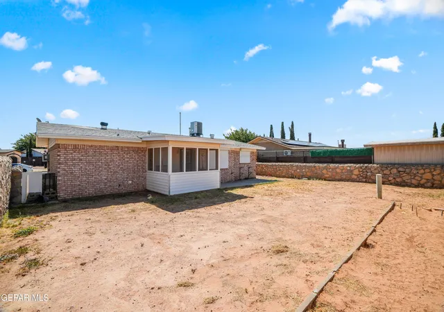 Photo 2 of Sale Pending at 5309 Plainview Dr, El Paso, TX 79924 | MLS# 950595 | Listing updated on 2026-09-15