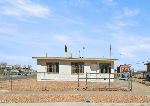 Photo 2 of Single family home for sale at 5101 Rutherford Dr, El Paso, TX 79924 | MLS# 950596 | Listing updated on 2026-09-04