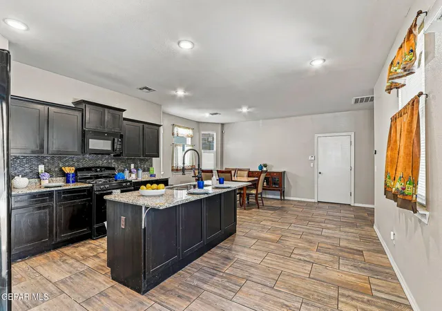 Photo 4 of Single family home for sale at 2156 Thomas Lackland St, El Paso, TX 79938 | MLS# 950622 | Listing updated on 2026-09-20