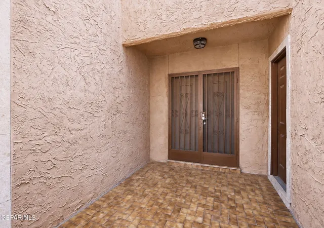 Photo 3 of Sale Pending at 7169 El Cajon Dr, El Paso, TX 79912 | MLS# 950645 | Listing updated on 2026-09-07