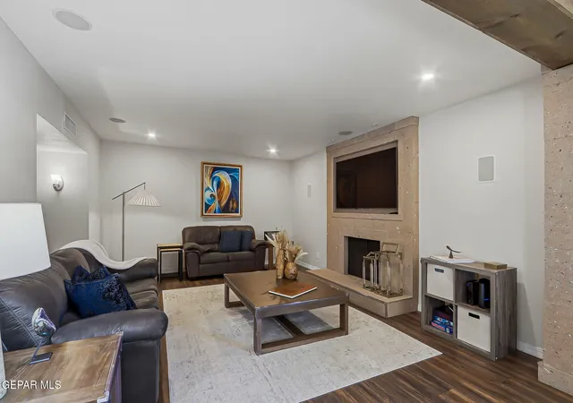Photo 4 of Sale Pending at 7169 El Cajon Dr, El Paso, TX 79912 | MLS# 950645 | Listing updated on 2026-09-07