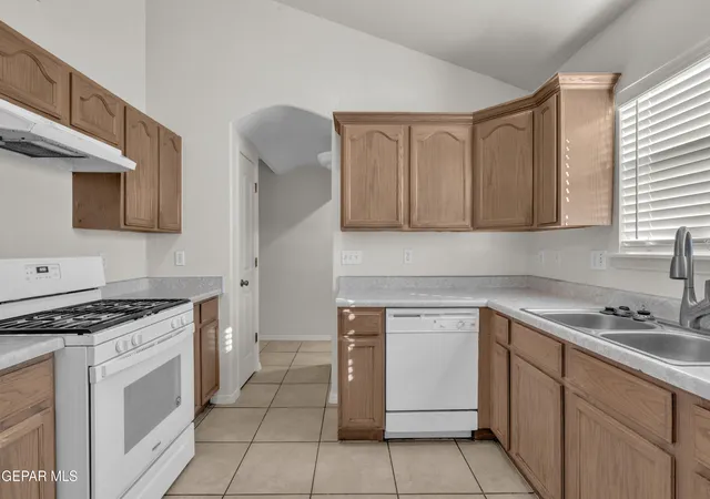 Photo 4 of Single family home for sale at 12316 Tierra Alamo Dr, El Paso, TX 79938 | MLS# 953206 | Listing updated on 2026-10-27