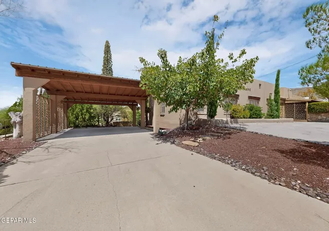 Photo 3 of Sale Pending at 1007 Kerbey Ave, El Paso, TX 79902 | MLS# 950671 | Listing updated on 2026-09-20