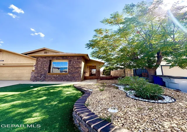 Photo 3 of Single family home for sale at 14260 Smokey Point Dr, El Paso, TX 79938 | MLS# 950654 | Listing updated on 2026-09-04