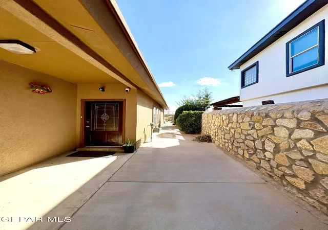 Photo 4 of Single family home for sale at 14260 Smokey Point Dr, El Paso, TX 79938 | MLS# 950654 | Listing updated on 2026-09-04
