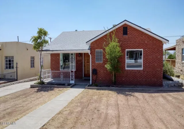 Single family home for sale at 3020 Fort Blvd, El Paso, TX 79930 | MLS# 950657