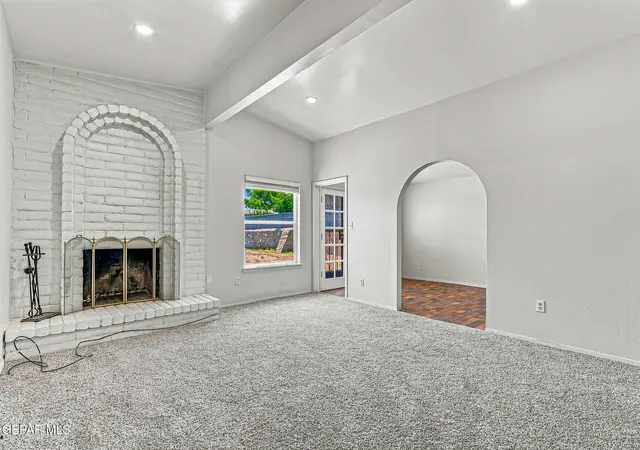 Photo 3 of Sale Pending at 904 La Barca Dr, El Paso, TX 79907 | MLS# 950849 | Listing updated on 2026-09-17