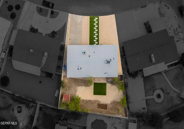Photo 3 of Single family home for sale at 4318 Larchmont Dr, El Paso, TX 79902 | MLS# 950830 | Listing updated on 2026-09-20