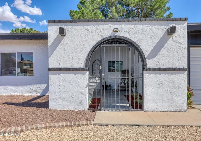 Photo 3 of Sale Pending at 2320 Sea Side Dr, El Paso, TX 79936 | MLS# 950772 | Listing updated on 2026-09-20