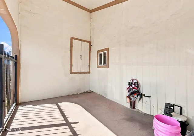 Listing Photo 4 - Condo for sale in building located at 8509 Kingsway Rd, Canutillo, TX 79835 - Unit #A & B