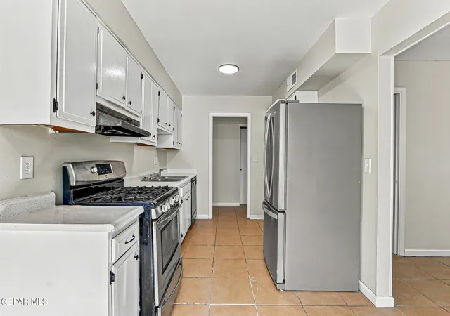 Photo 3 of Single family home for sale at 10420 Maxwood Dr, El Paso, TX 79935 | MLS# 950767 | Listing updated on 2026-09-08