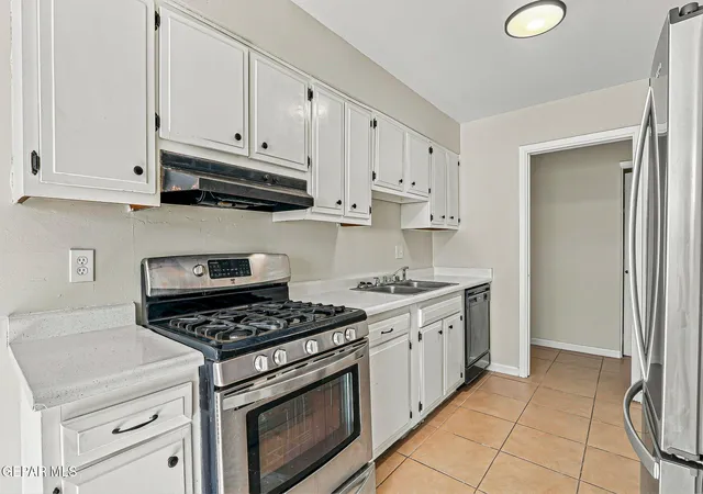 Photo 3 of Single family home for sale at 10420 Maxwood Dr, El Paso, TX 79935 | MLS# 950767 | Listing updated on 2026-09-08