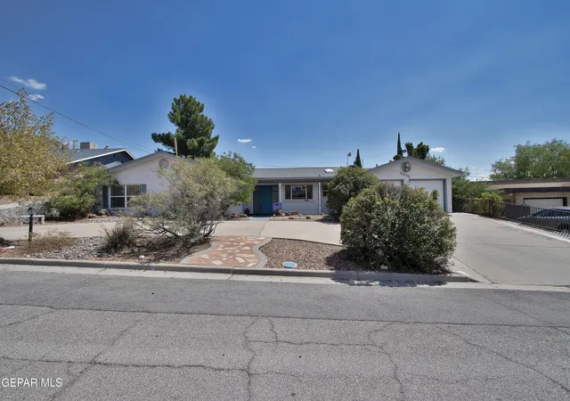 Photo 4 of Single family home for sale at 5812 Burning Tree Dr, El Paso, TX 79912 | MLS# 950814 | Listing updated on 2026-09-08