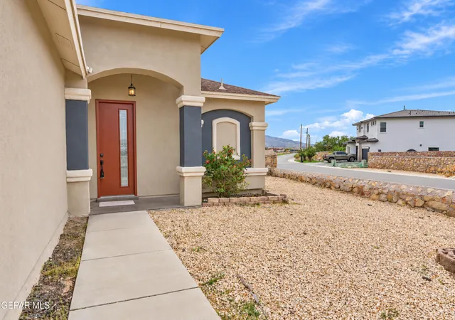 Photo 2 of Single family home for sale at 2768 San Gabriel Dr, Sunland Park, NM 88063 | MLS# 950761 | Listing updated on 2026-09-14