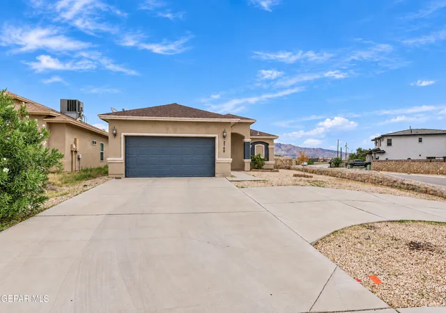 Photo 3 of Single family home for sale at 2768 San Gabriel Dr, Sunland Park, NM 88063 | MLS# 950761 | Listing updated on 2026-09-14