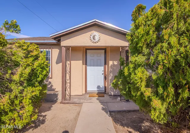 Photo 2 of Single family home for sale at 1804 Wainwright Dr, El Paso, TX 79903 | MLS# 950776 | Listing updated on 2026-10-04