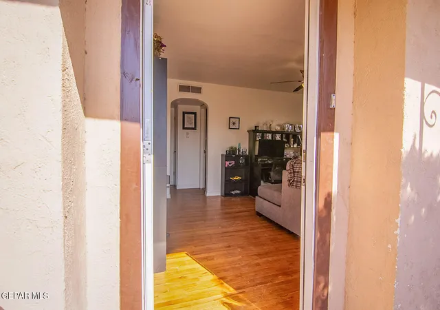 Photo 3 of Single family home for sale at 1804 Wainwright Dr, El Paso, TX 79903 | MLS# 950776 | Listing updated on 2026-10-04