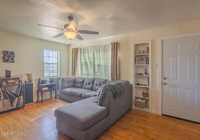 Photo 4 of Single family home for sale at 1804 Wainwright Dr, El Paso, TX 79903 | MLS# 950776 | Listing updated on 2026-10-04