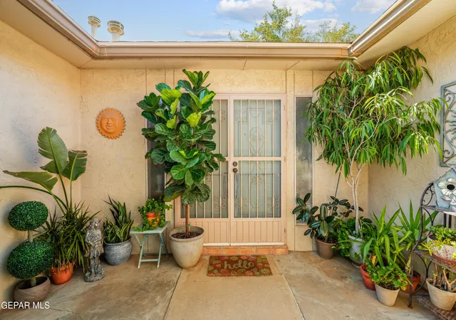 Photo 3 of Sale Pending at 10804 Frazier Ct, El Paso, TX 79935 | MLS# 950792 | Listing updated on 2026-09-15