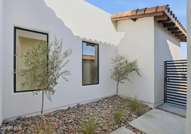 Photo 3 of Single family home for sale at 1845 War Path Dr, El Paso, TX 79911 | MLS# 950784 | Listing updated on 2026-09-12