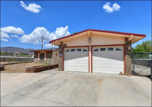 Photo 3 of Single family home for sale at 4805 Apis Ct, El Paso, TX 79924 | MLS# 950875 | Listing updated on 2026-09-13
