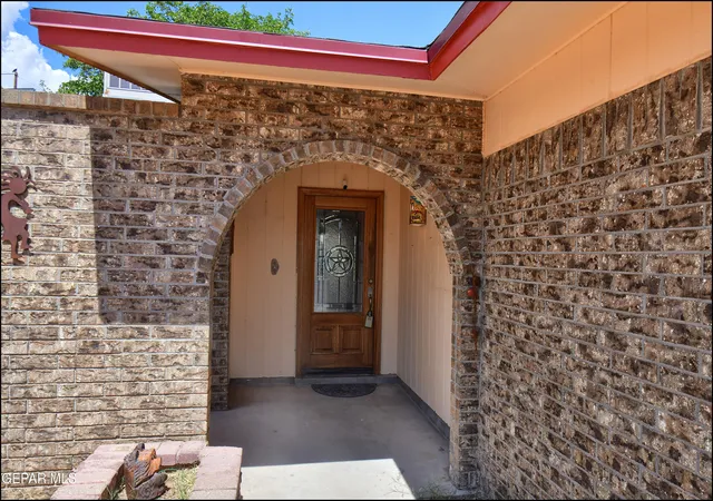 Photo 3 of Single family home for sale at 4805 Apis Ct, El Paso, TX 79924 | MLS# 950875 | Listing updated on 2026-09-13