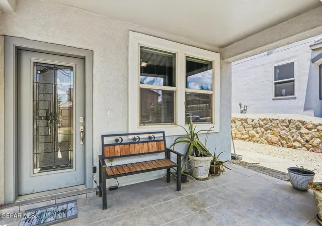 Photo 3 of Sale Pending at 329 Stetson Dr, El Paso, TX 79928 | MLS# 950800 | Listing updated on 2026-10-04
