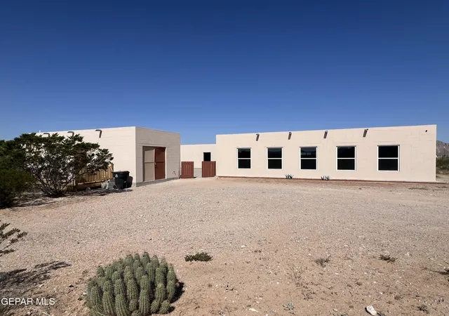 Photo 3 of Single family home for sale at 7333 Golden Rock Rd, El Paso, TX 79938 | MLS# 950817 | Listing updated on 2026-09-10