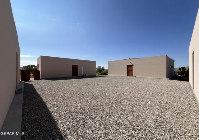 Photo 3 of Single family home for sale at 7333 Golden Rock Rd, El Paso, TX 79938 | MLS# 950817 | Listing updated on 2026-09-10