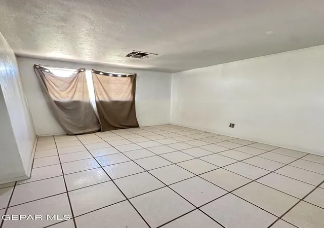 Photo 3 of Single family home for sale at 200 Durrill Rd, El Paso, TX 79915 | MLS# 950801 | Listing updated on 2026-09-09