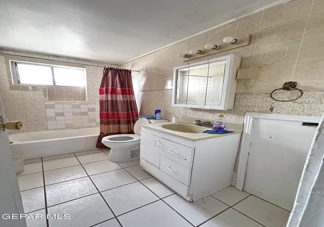 Photo 4 of Single family home for sale at 200 Durrill Rd, El Paso, TX 79915 | MLS# 950801 | Listing updated on 2026-09-09