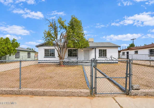 Single family home for sale at 7607 Mazatlan Dr, El Paso, TX 79915 | MLS# 950870