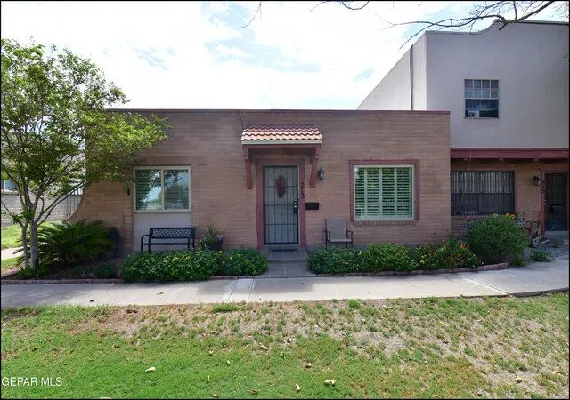 Photo 1 of Townhouse for sale at 213 Maricopa Dr, El Paso, TX 79912 | MLS# 951171 | Listing updated on 2026-09-15