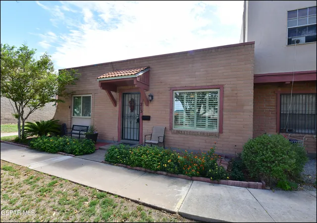 Photo 3 of Townhouse for sale at 213 Maricopa Dr, El Paso, TX 79912 | MLS# 951171 | Listing updated on 2026-09-15
