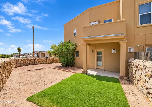 Photo 3 of Townhouse for sale at 528 Green Village Ct #B, El Paso, TX 79912 | MLS# 950903 | Listing updated on 2026-09-20