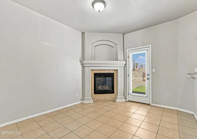 Photo 4 of Townhouse for sale at 528 Green Village Ct #B, El Paso, TX 79912 | MLS# 950903 | Listing updated on 2026-09-20