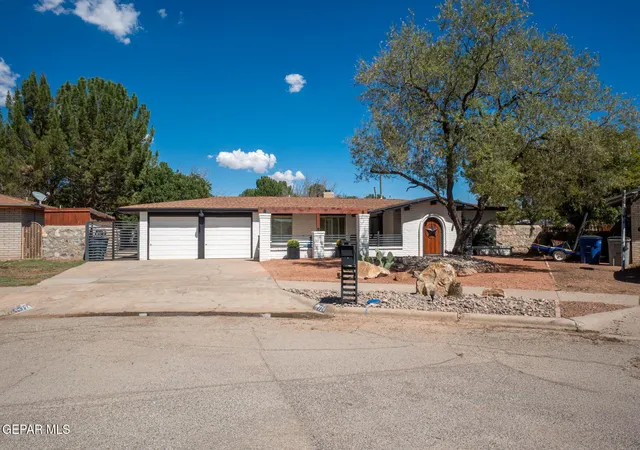 Photo 2 of Sale Pending at 724 Quinta Luz Cir, El Paso, TX 79922 | MLS# 951062 | Listing updated on 2026-09-20