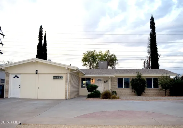 Photo 4 of Single family home for sale at 1316 Backus St, El Paso, TX 79925 | MLS# 950960 | Listing updated on 2026-09-20